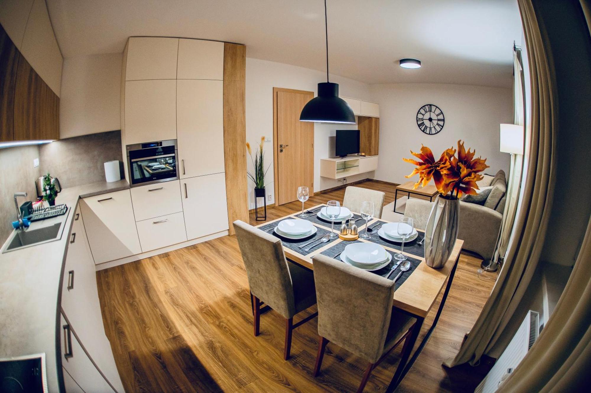 Old Town City Center Apartment 1 - Private Parking Included โกชิเซ ภายนอก รูปภาพ