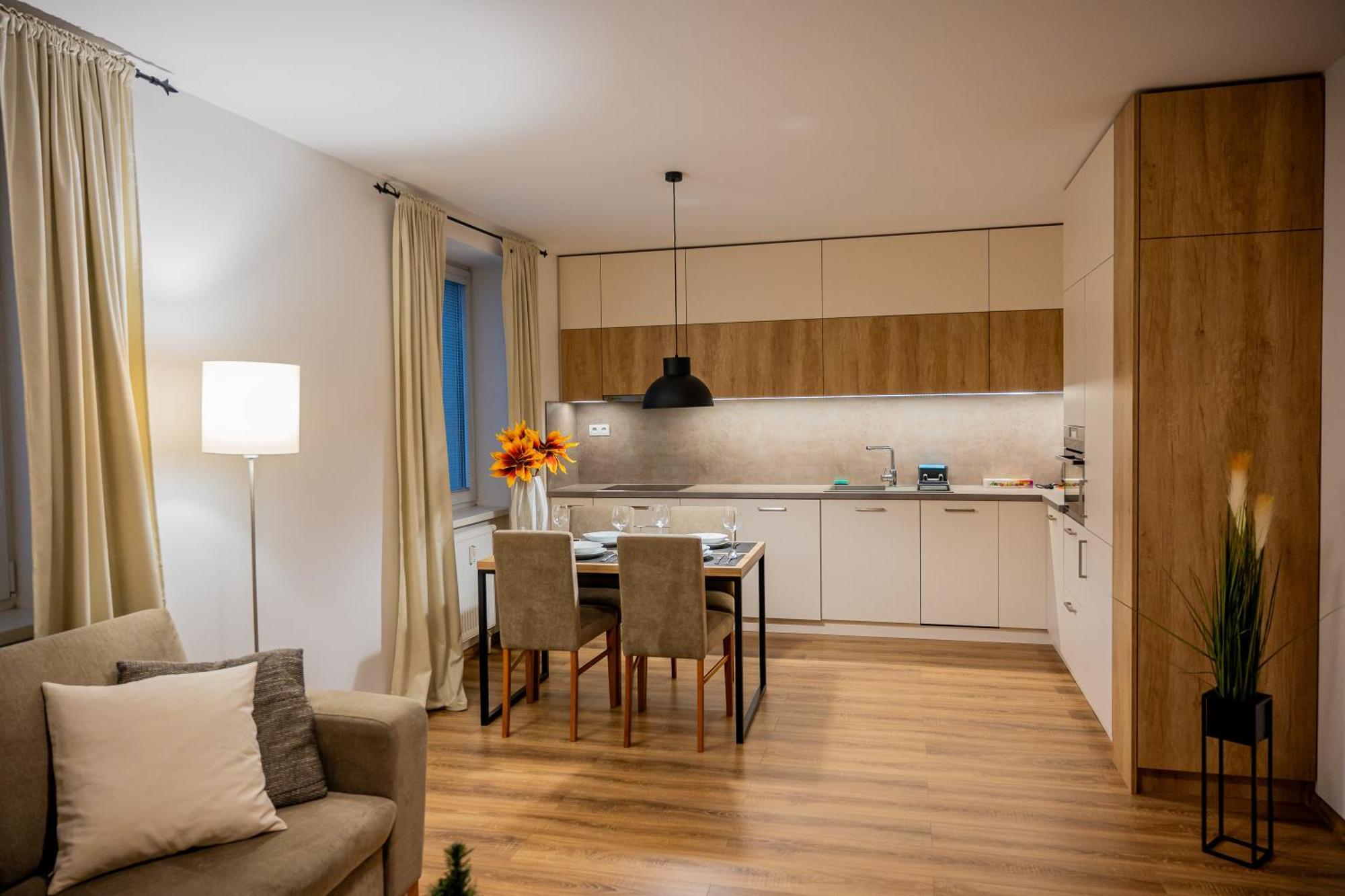 Old Town City Center Apartment 1 - Private Parking Included โกชิเซ ภายนอก รูปภาพ