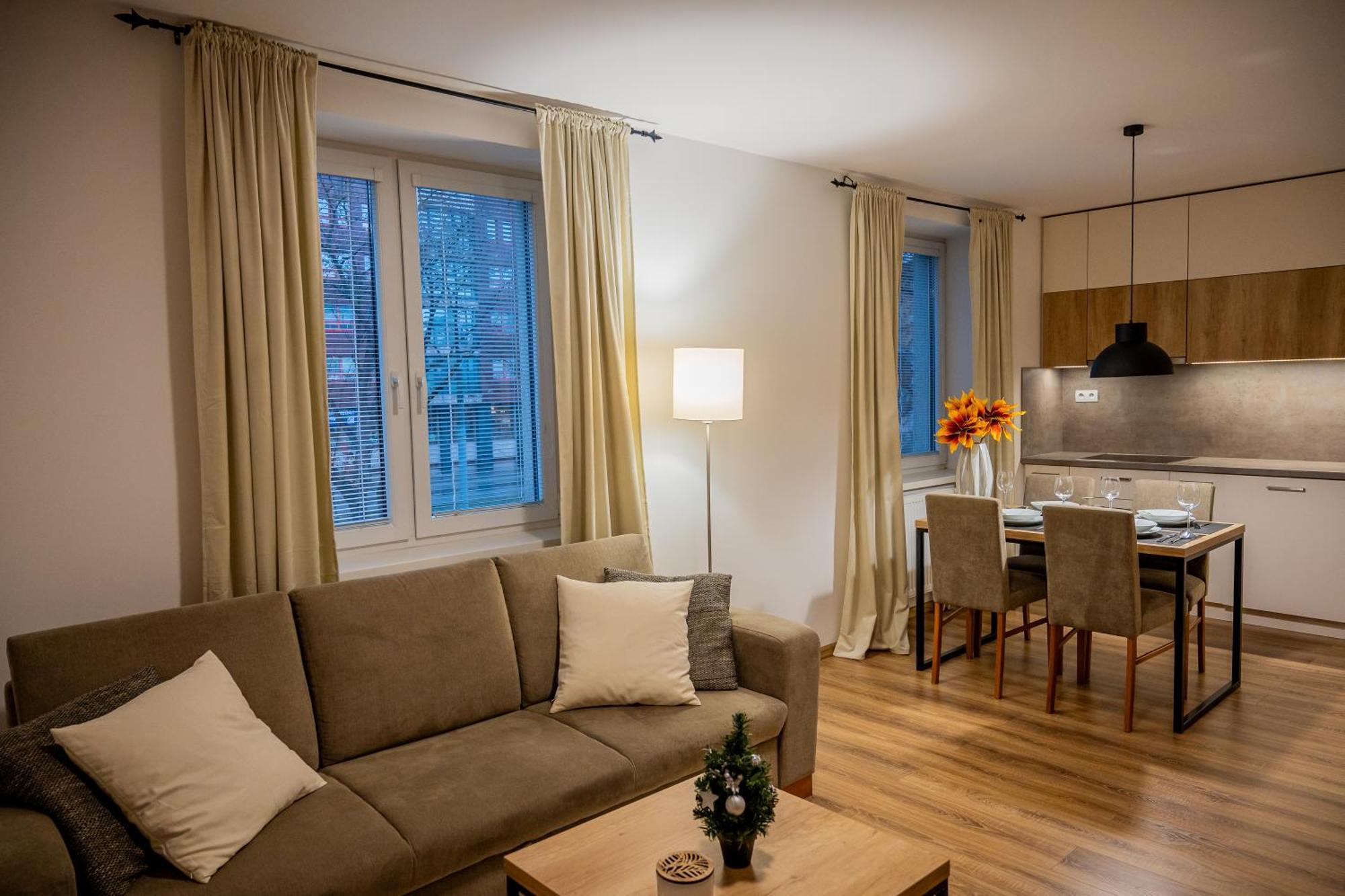 Old Town City Center Apartment 1 - Private Parking Included โกชิเซ ภายนอก รูปภาพ